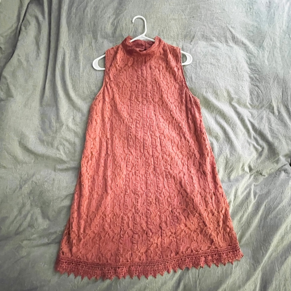 Light Pink Mauve Sleeveless Lace Dress with Mock Neck and Back Keyhole